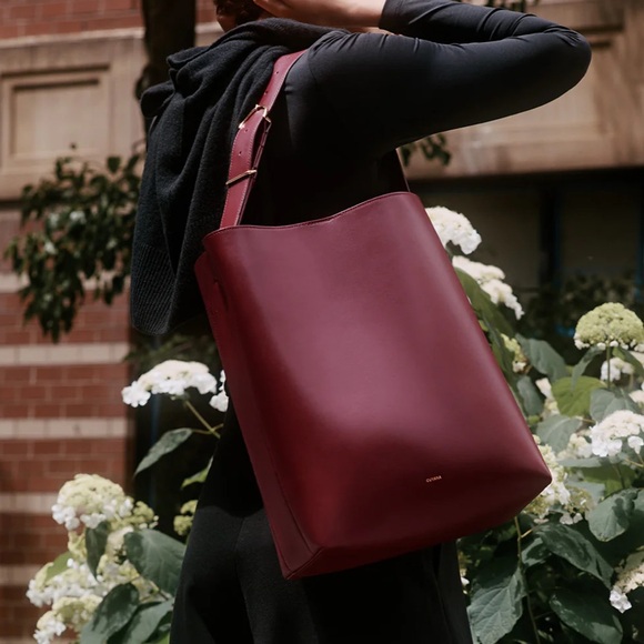 Cuyana Handbags - Cuyana Oversized Linea Bag • Smooth Leather • Cherry • MSRP $558 • Sold Out